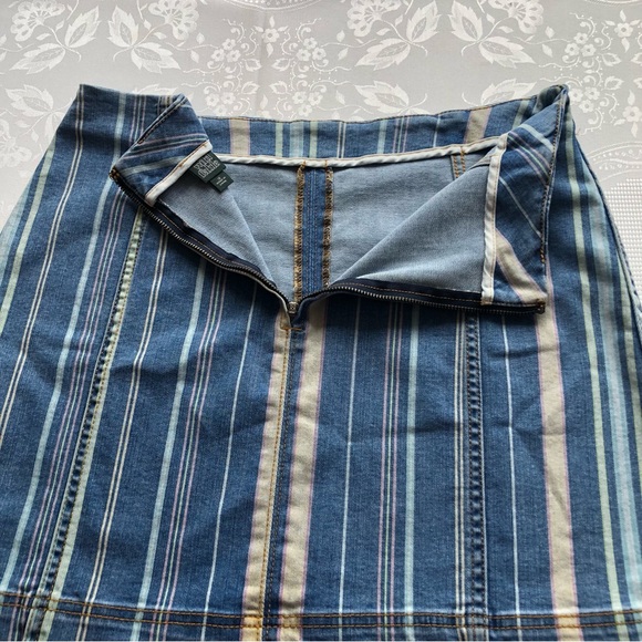 Wild Fable Women’s Size 12 Denim Jeans Mini Skirt Striped Elastic Back Zipped - Picture 14 of 16